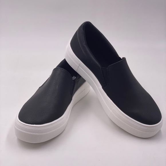 Black slip on sneakers - Picture 7 of 11